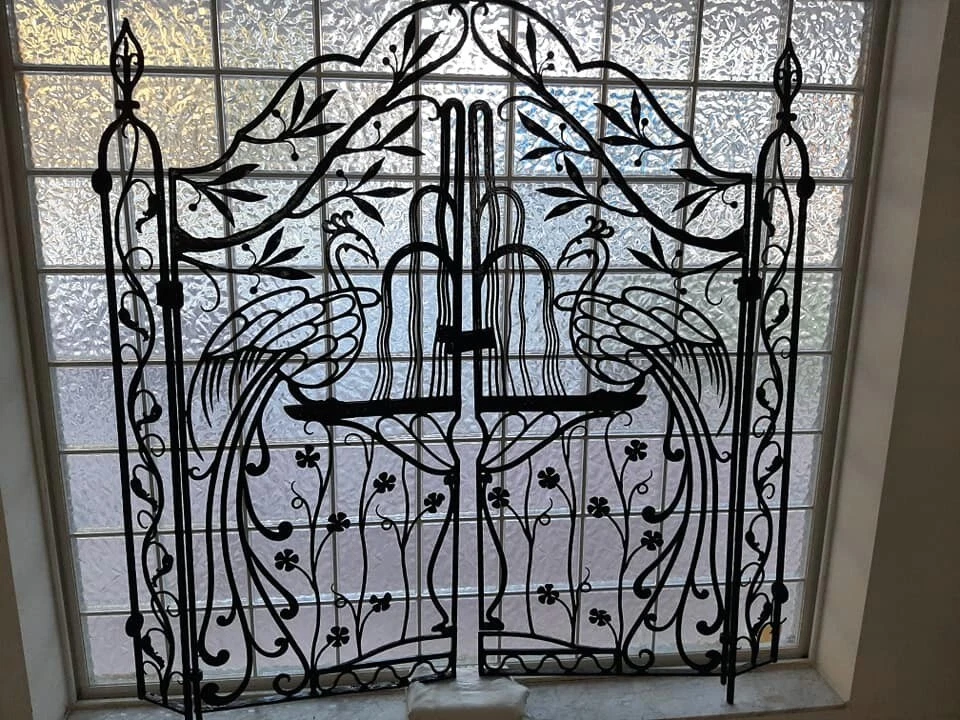 Fuente de agua de pavo real de 1920 antigua Florida Estate puerta de hierro forjado 63" H X 61" W Foto 2 de 4