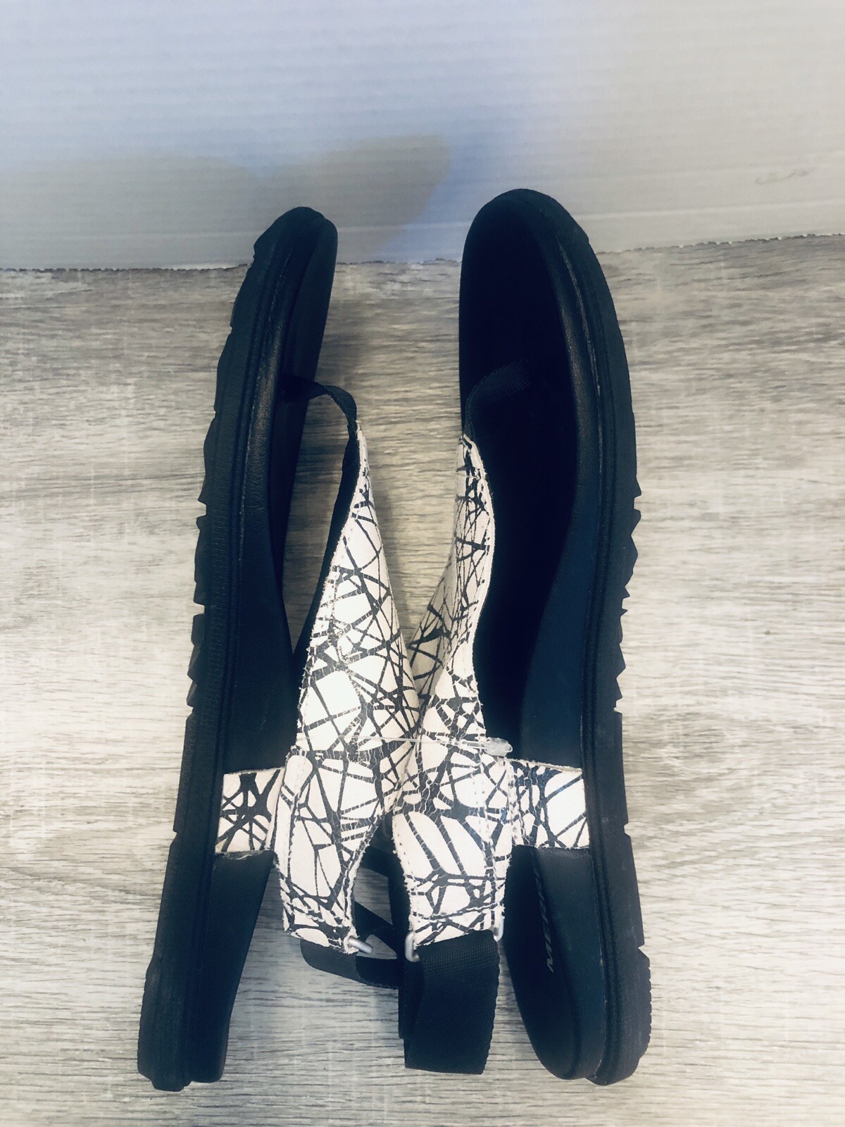 Sandali Merrell donna taglia 8 perizoma bianco e nero nuovi