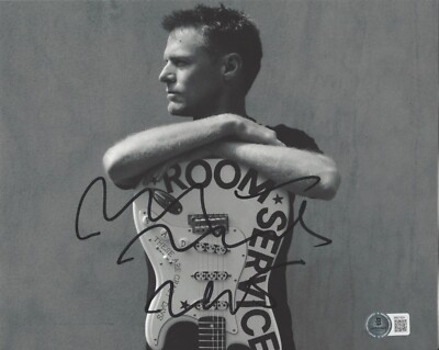SINGER BRYAN ADAMS SIGNED 8x10 PHOTO CANADIAN ICON RECKLESS BECKETT BAS COA