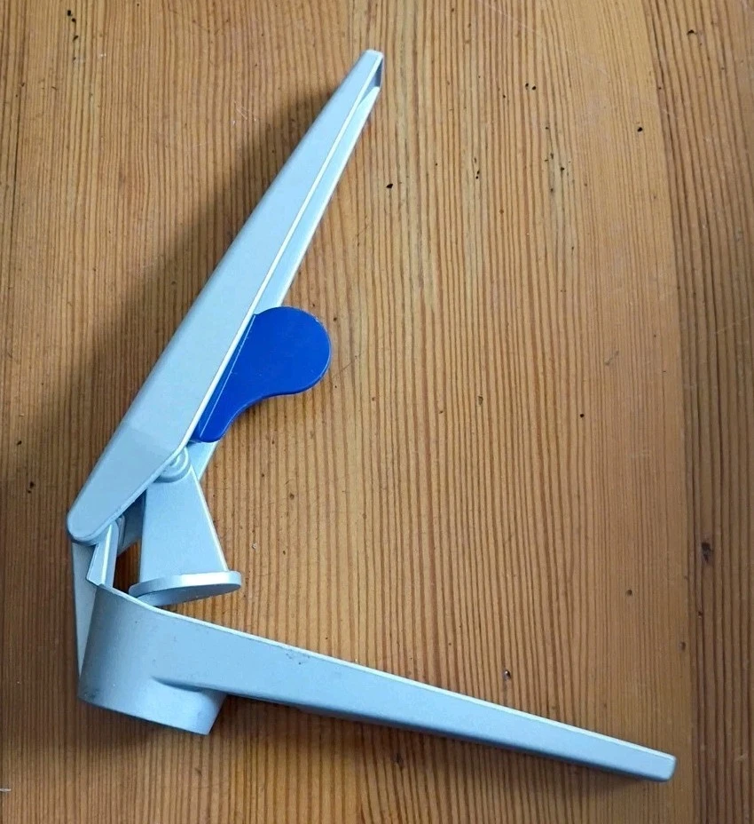 Vtg Zyliss Susi Aluminum Garlic Press w Plunger Switzerland Heavy FREE US SHIP
Opens in a new window