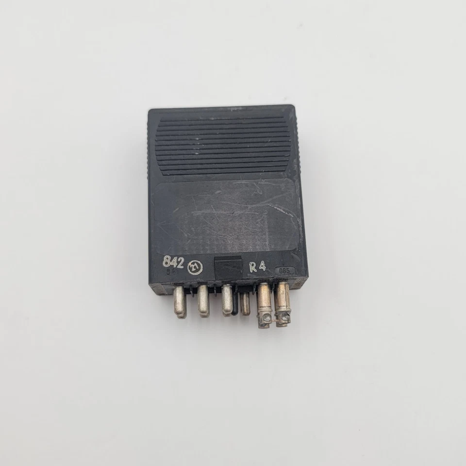 1986 1987 MERCEDES BENZ 190D DIESEL IDLE SPEED CONTROL RELAY 005 545 4732 OEM - Image 3 of 4