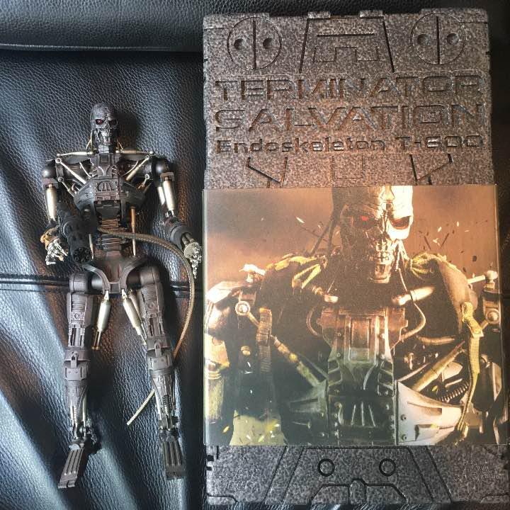 Hot Toys Terminator Salvation Endoskeleton T-600 1/6 Scale W