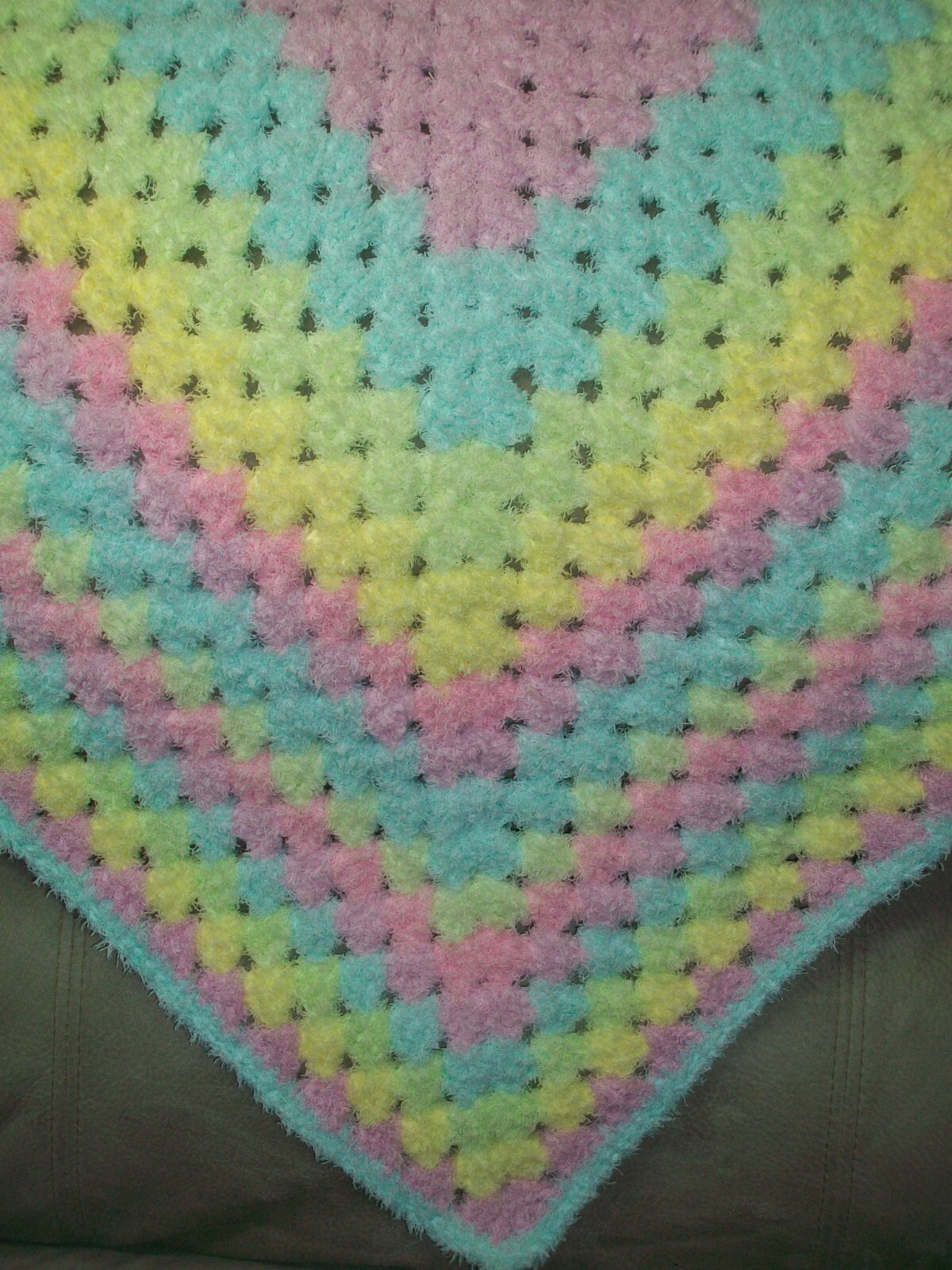 HANDMADE Crochet Cuddly Bernat Pipsqueak Baby Blanket Afghan Color