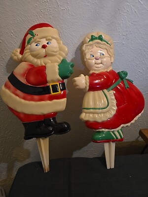Vintage JSNY Santa & Mrs. Claus Plastic Christmas Yard Stakes 