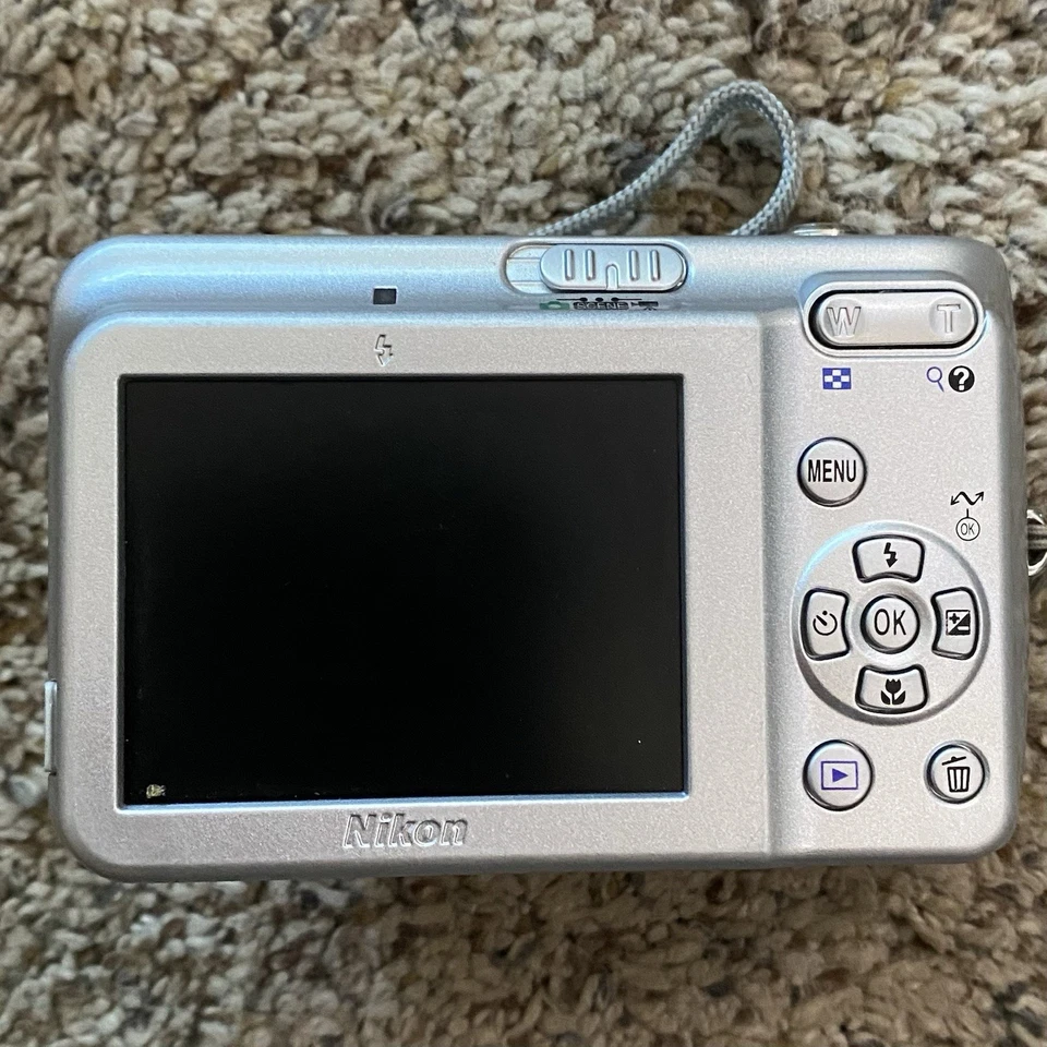Nikon Coolpix L5 Silver 7.2MP 5X Optical Zoom Point Shoot Digital Camera PARTS - Image 2 of 4