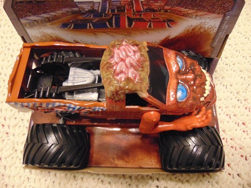 2023 RED ZOMBIE SPIN MASTER Monster Jam Truck 1:24 scale Big One - Picture 2 of 2
