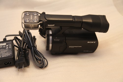 Sony NEX-VG30 APS-C E-MOUNT TOUCHSCREEN CAMCORDER HandyCam Digital Video Camera - Picture 2 of 13