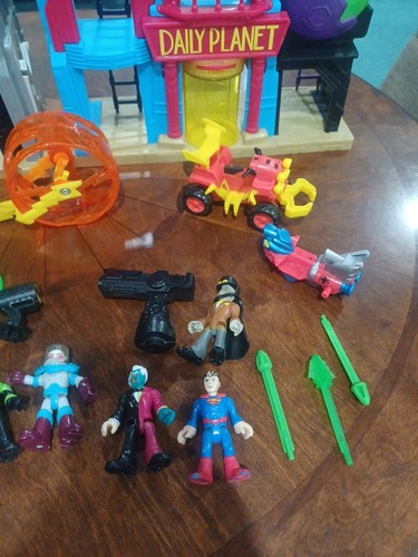 Fisher Price Imaginext Batcave DC Gotham Super Hero Daily Planet Figures - Picture 4 of 8