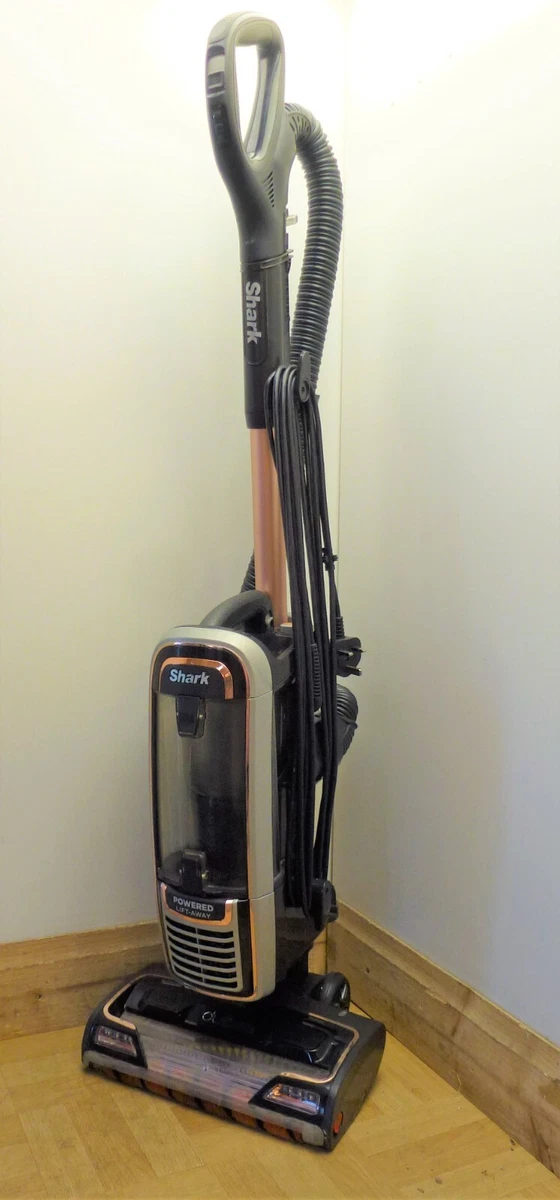 Shark AZ910UK Powered Lift Away Anti Hair Wrap Vacuum