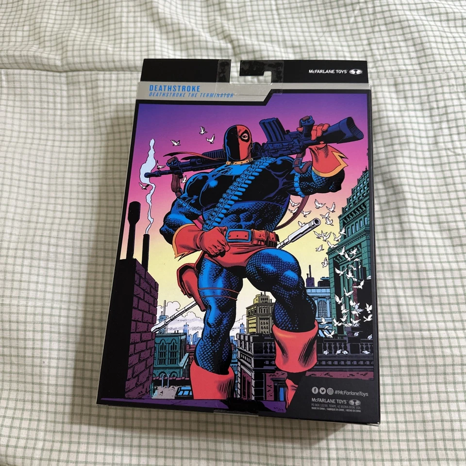 Mcfarlane Collectors Edition DC Multiverse Deathstroke 7" Collectors Edition - Image 3 of 4