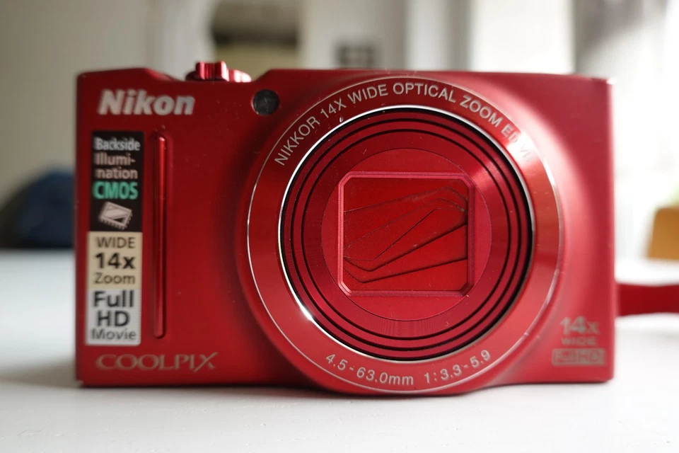 Nikon COOLPIX s8200