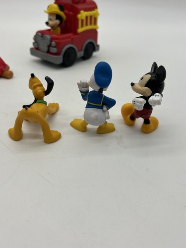 Disney Junior Mickey Mouse Club Figurines Fire Truck Hose Camp Fire 6pc Playset - Foto 4 di 17