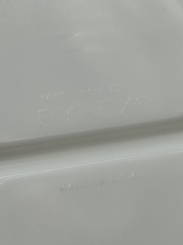 Vintage Pyrex White Milk Glass Divided Serving Dish Platter Bowl 1 1/2 QT #1063 - Picture 5 of 6