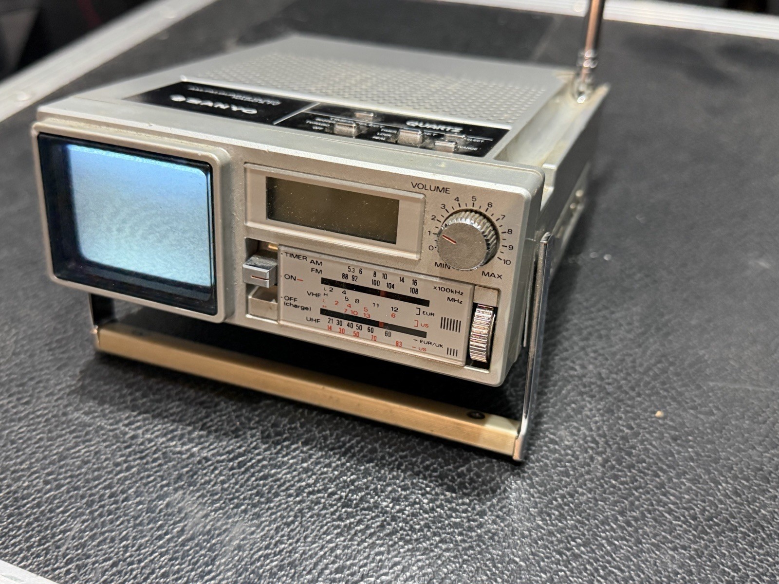 Sanyo TPM2170 Micro TV / Tragbares Radio Sanyo TPM2170 Micro TV / Tragbares Radio