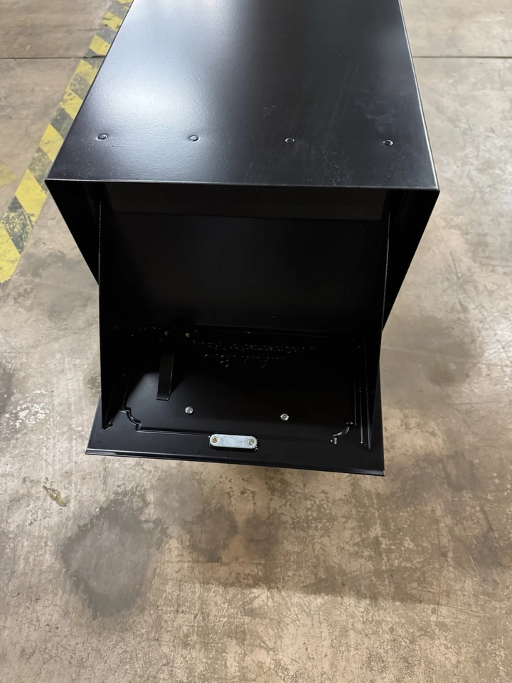 Architectural Mailboxes Oasis Classic Black MISSING KEYS & red notification flag - Image 4 of 4