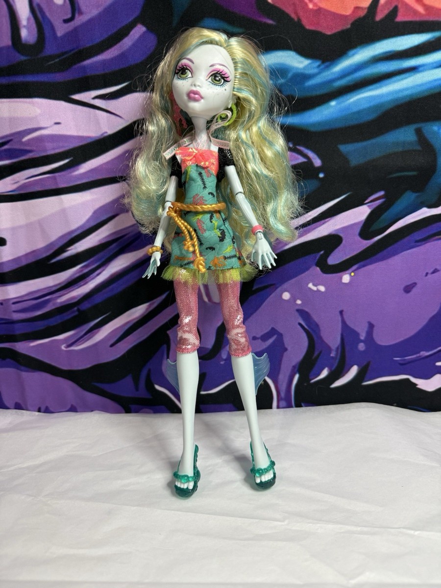 Monster High Picture Day Lagoona Blue Doll w/ Purse Belt Earrings