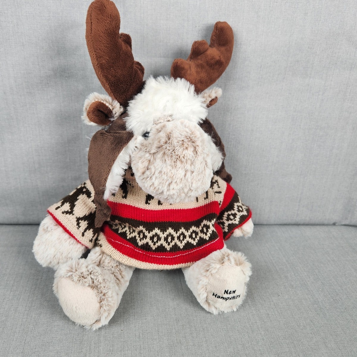 DolliBu Sitting Moose with Sweater Hat Plus New Hampshire