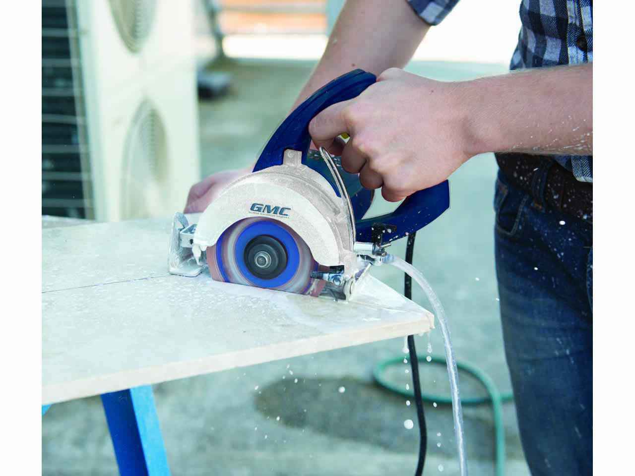 GMC Hand Held Wet Stone Cutter Saw 