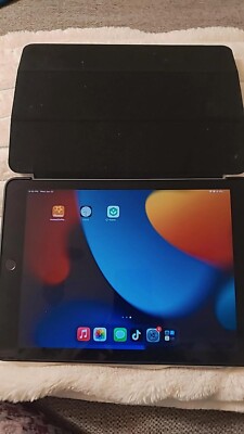 iPad  6 Generation With Tik Tok Installed