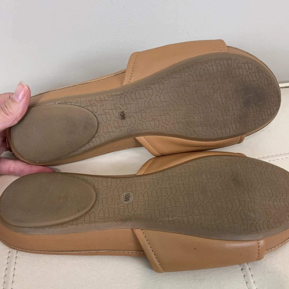 Сандалии-шлепанцы B Makowsky Julie натуральная коричневая кожа цветок ширина 10 XCLNT - Изображение 4 из 4