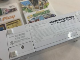 Nintendo Wii Bundle Lot Controller Nunchuck (2) Games Wii Play & Deca Sports