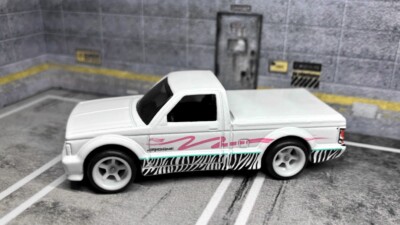 CUSTOM White 1991 GMC Syclone Truck       White Real Riders       Hot Wheels
