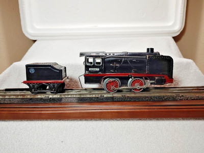 Distler O Gauge US-Zone Germany #302417 Clockwork Wind-up Locomotive & Tender 