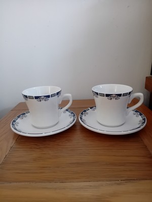 Zwei Teetassen mit Untertassen von Portland Road Pottery, Stoke-on-Trent,
