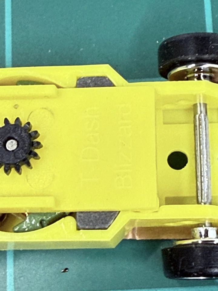 NUEVO Dash Blizzard HO Slot Car Tjet Chasis Funciona en Tyco y Afx Track Fray Style Foto 2 de 3