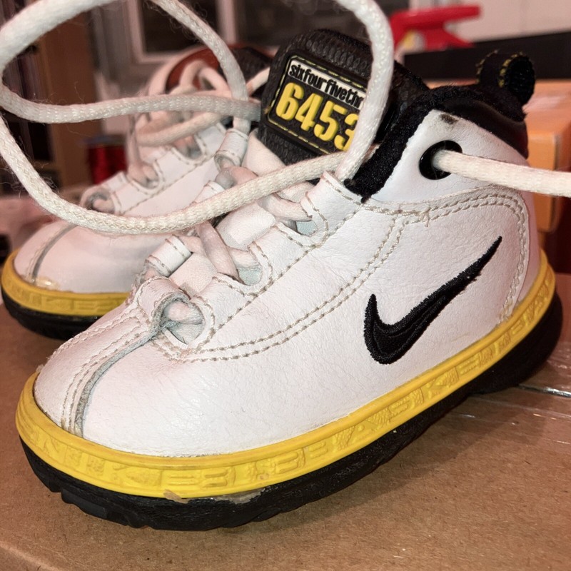 Nike Baby Basketball Shoes 6453 White, Yellow, Black Size 4c Nice!