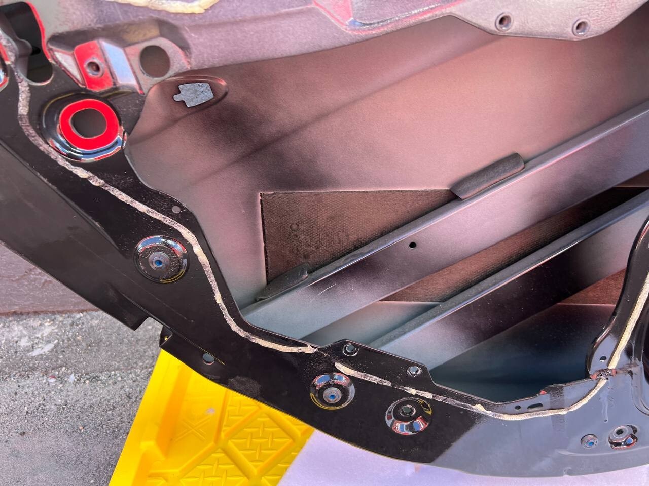 Maserati Ghibli FRONT+LEFT Door shell P/N 670006728