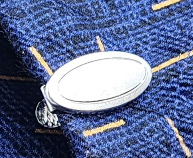 VINTAGE TIE BAR CLIP CLASP STAY Silver Tone Oval Hatch Marks Diminutive