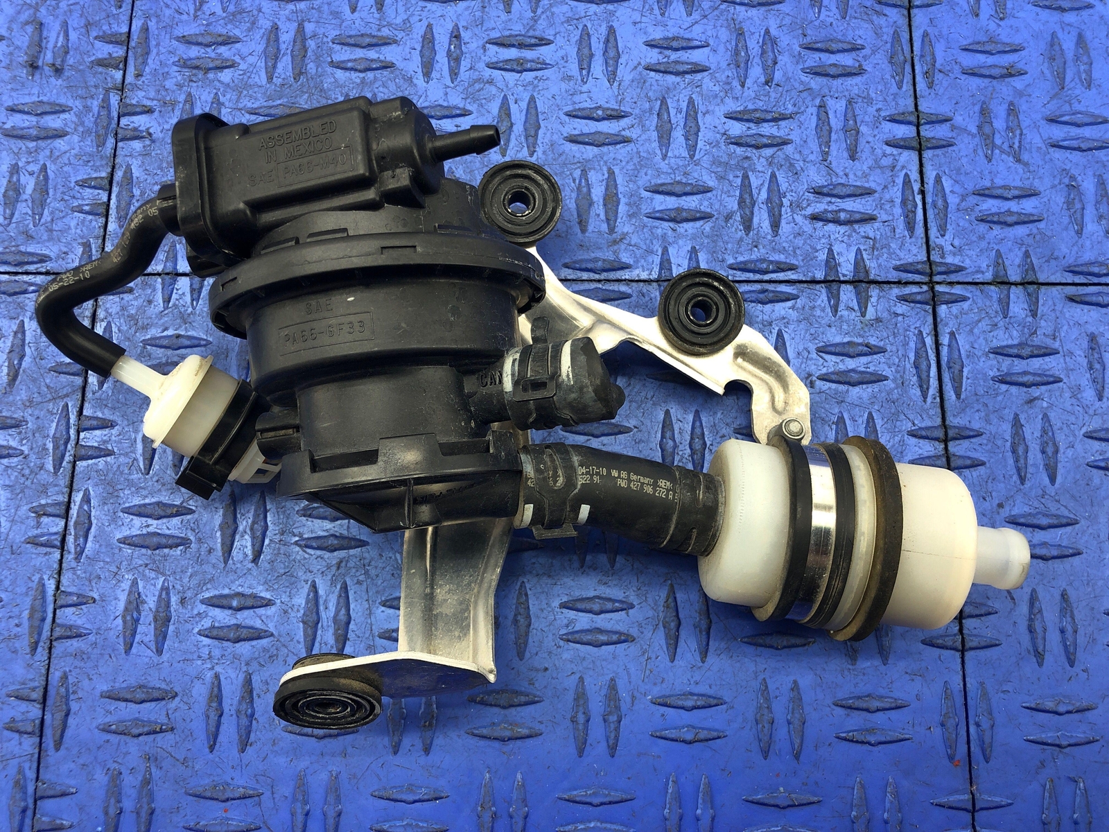 2008-2015 AUDI R8 REAR LEFT SECONDAY AIR INJECTION PUMP 427906271 OEM 2014 2013