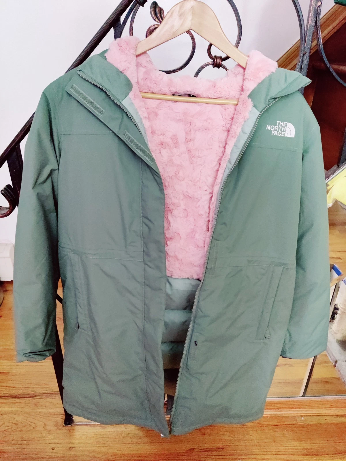 The North Face Girl's Arctic Swirl Parka - Size XL 18, Green