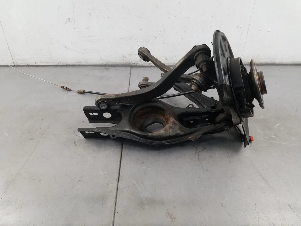 Braços de controle de junta de cubo traseiro direito Mercedes AMG CLS 63 S 2014 #4700 E2 - Imagem 4 de 4