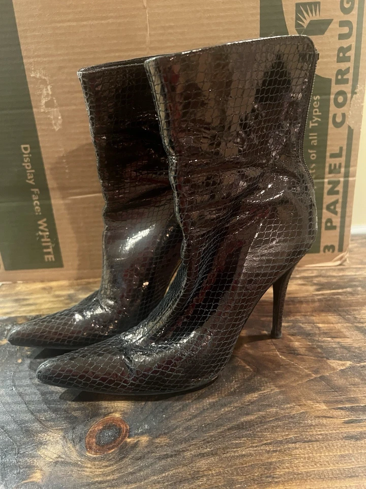 Stuart Weitzman Ankle Boots Red Leather Pointy Toe Back Zip 8B Womens - Image 2 of 4