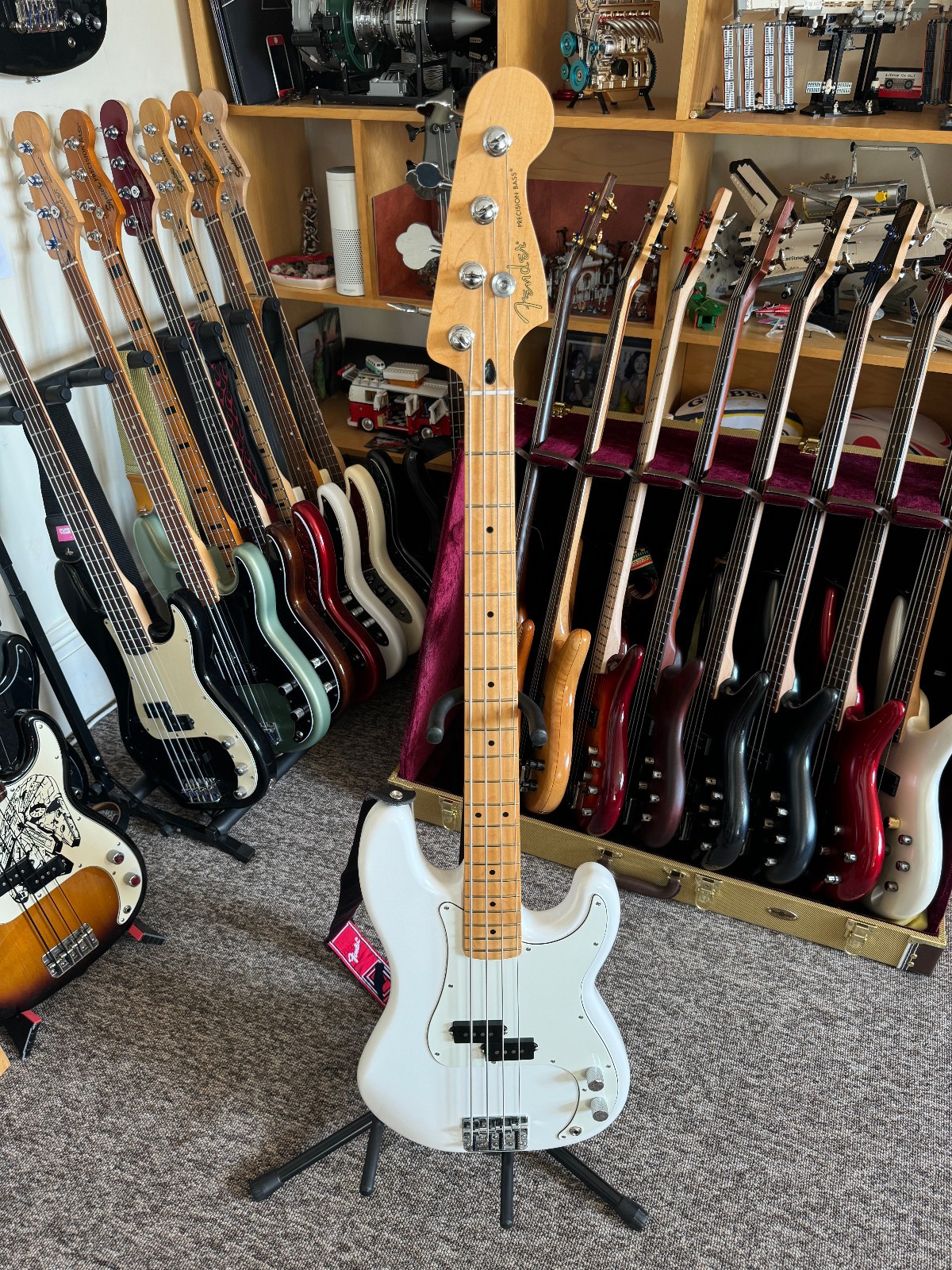 Fender Precision Bass in Polar White & Maple Neck - MIM - Immaculate condition