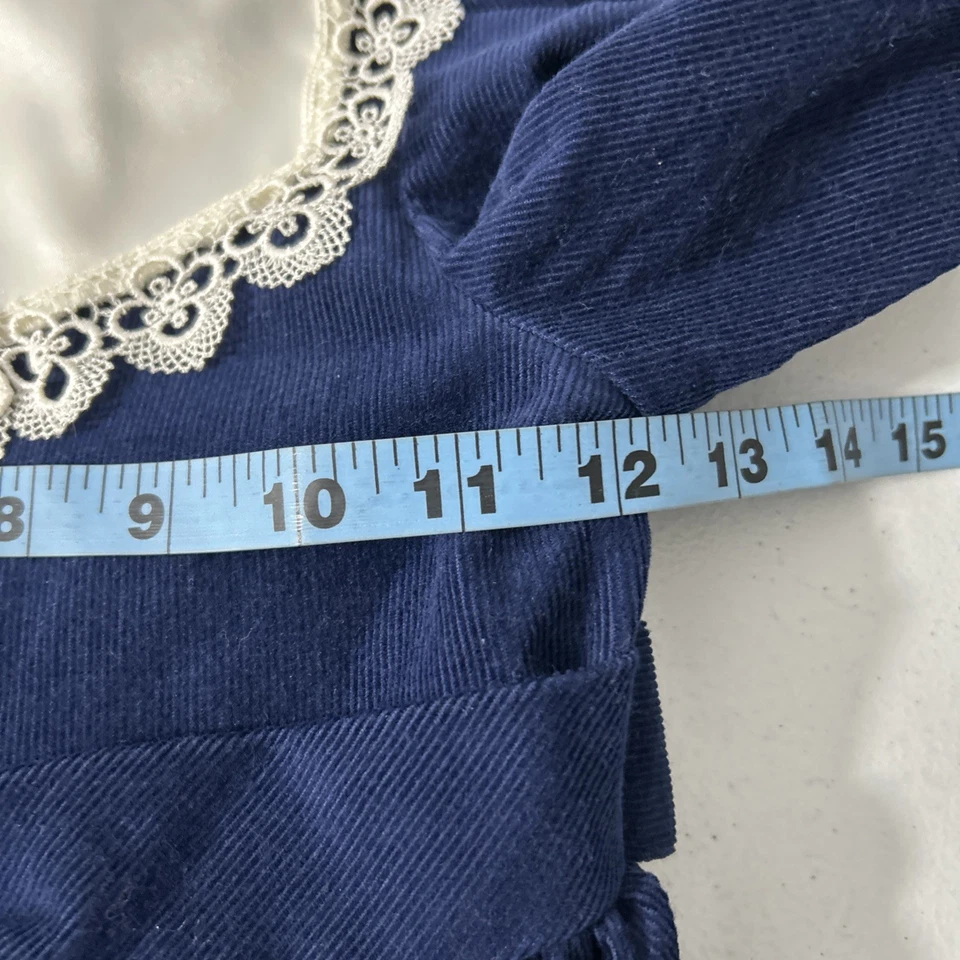 Винтажное детское платье Ruth of Carolina темно-синее вельветовое кружевное пуританское мормонское коттеджкор - Изображение 4 из 4