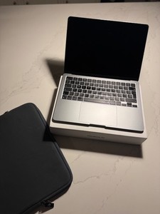 Apple M2 MacBook Air 2022 13" 8GB RAM 256GB SSD Space Grau 97% Batteriezustand