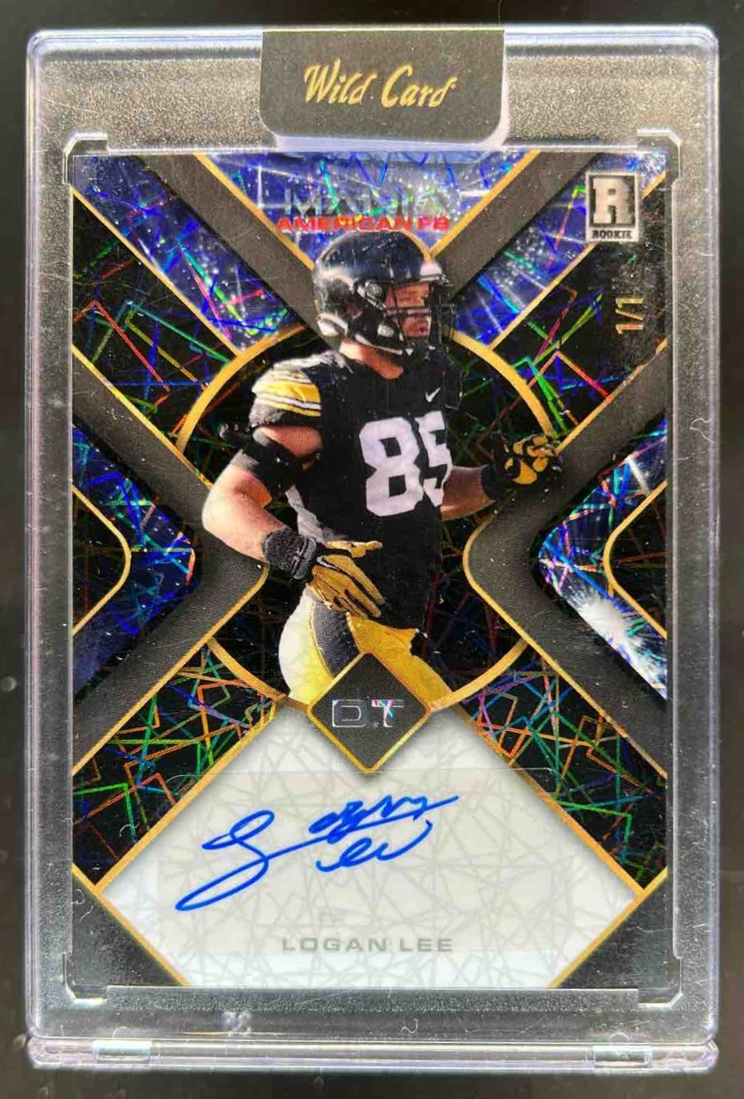 Logan Lee Wild Card Auto Mania American Football Hobby Autographs #LL Triangle Fireworks 2 Lazer Foil