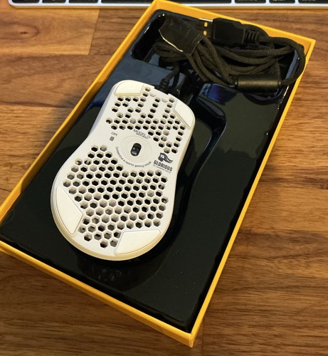 Glorious Model O - Wired Gaming Mouse GO- White - Picture 2 of 4