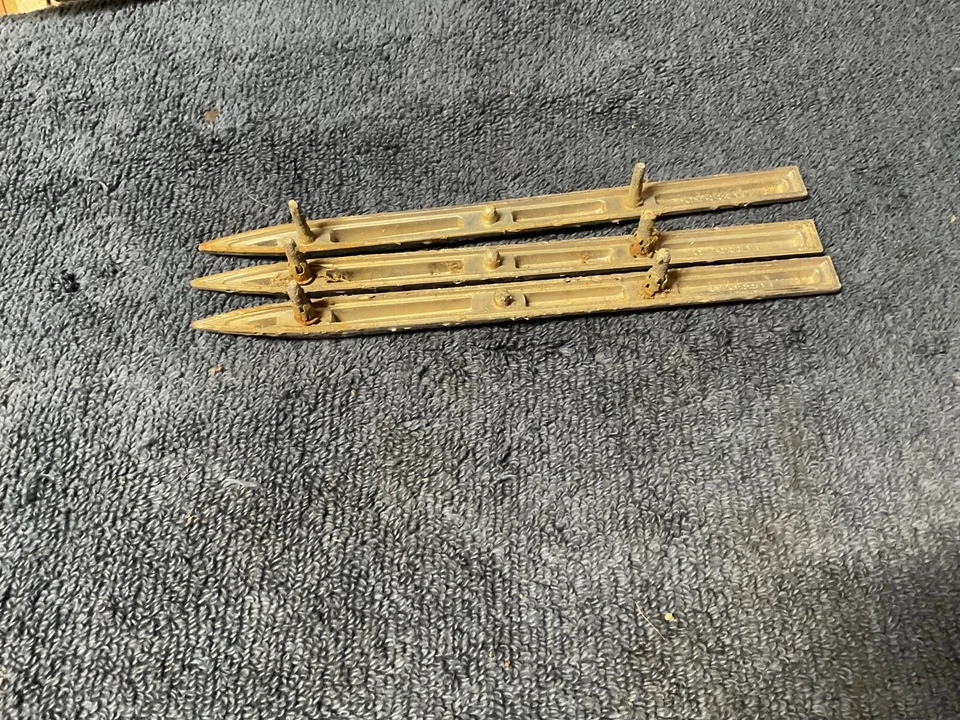 66 molduras originales para guardabarros Pontiac Tempest 3 9783304 Foto 3 de 3