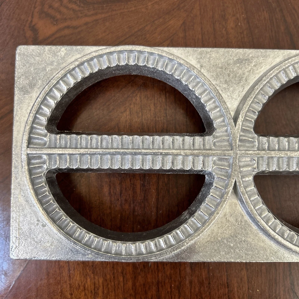 VTG Perogi Aluminum Press Mold 6-P Maker C. Palmer MFG. NEW! - Image 3 of 4