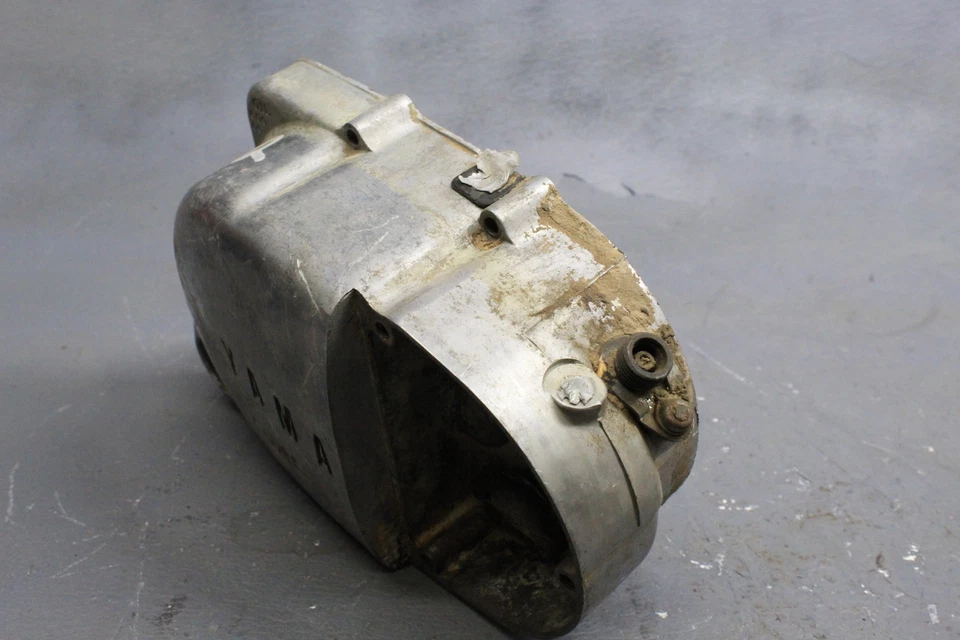 1972 YAMAHA AT2 ENGINE MOTOR SIDE CLUTCH COVER Foto 3 de 4