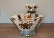 Vintage Anchor Hocking Gold Fleur De Lis Glass Chip and Dip Set plus Bracket