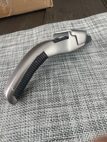 Star Trek Type II Phaser Replica - Boomerang Handheld Prop Collectible - Picture 2 of 10