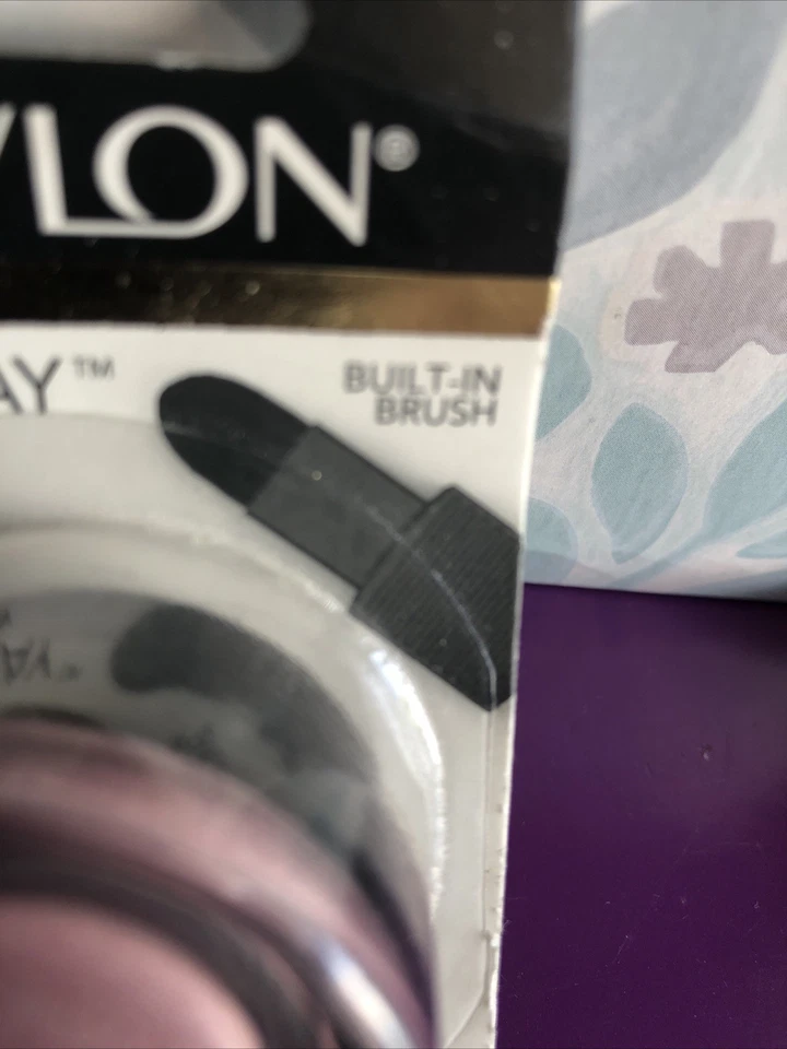 Revlon Built In Brush Colotstay Cherry Blossom ￼number 745 Crème Eye Shadow - Image 3 of 4