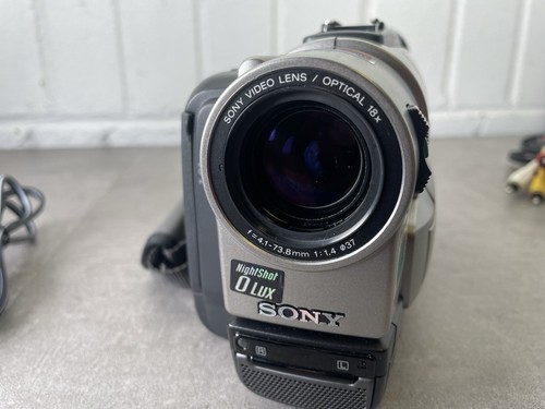 Sony CCD-TRV95E Hi8 CAMCORDER…READ DESCRIPTION - Picture 4 of 13