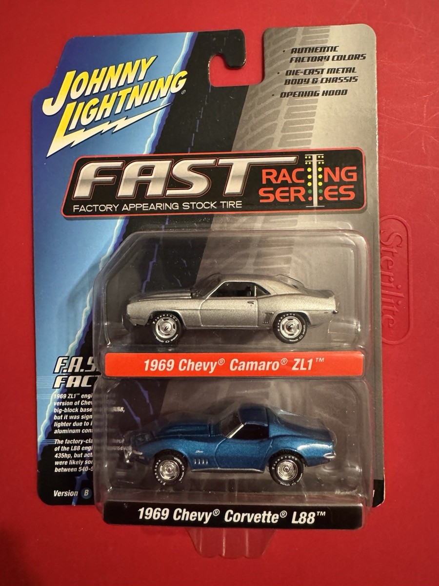 ミニカー Johnny Lightning 1966 Chevy Corvette Johnny Lightning1/64,Diecast 1966 Chevy Corvette, JL 40