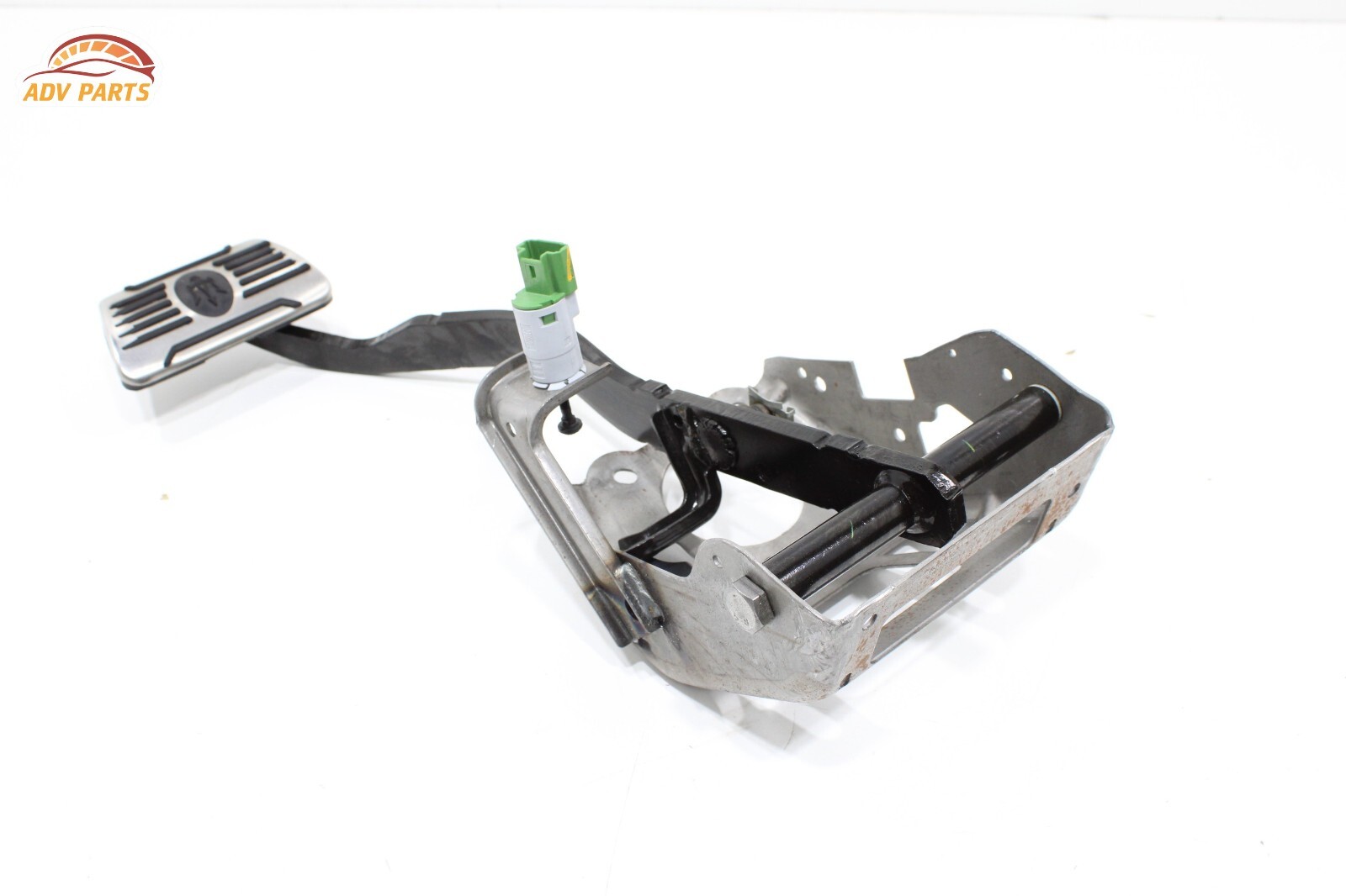 2017 - 2020 MASERATI LEVANTE BRAKE STOP PEDAL & BRACKET OEM